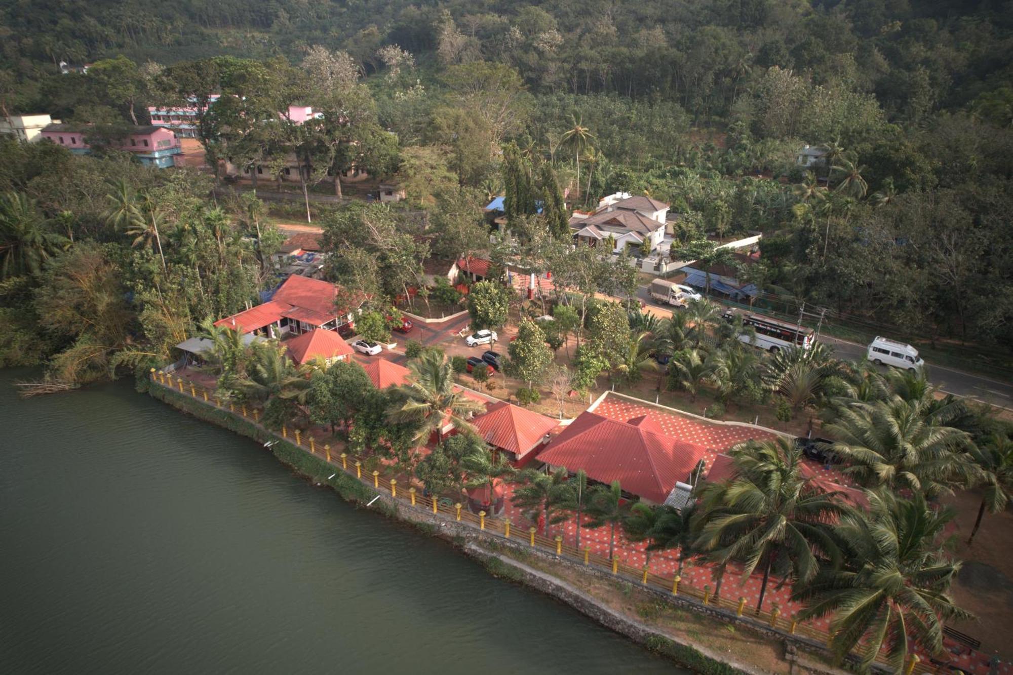 Kandamath Heritage Resort Kolattupuzha Exterior photo